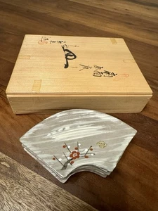 Vintage Kyoto Kiyomizu Ware Sushi Vorspeise Fächer Teller Geschirr mit Kiste Blumen LESEN - Bild 1 von 10