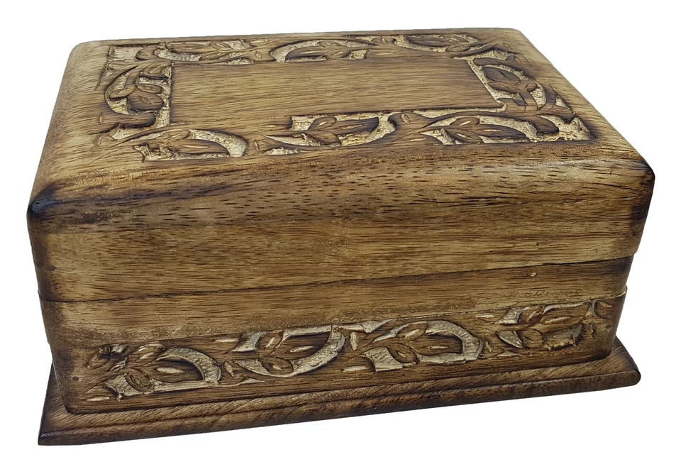 Zauberhafte Trick-Kiste Geschnitzt - nur wer das Geheimnis findet, öffnet sie - Bild 1 von 2