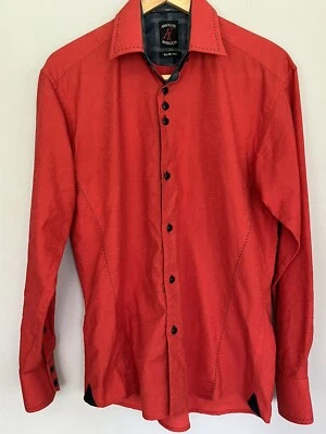Camisa roja mediana Absolute Rebellion de manga larga con botones para hombre calce ajustado Foto 1 de 4