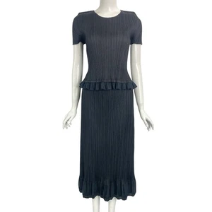 ISSEY MIYAKE PLEATS PLEASE Top und Rock Set, Rüschen, schwarz, Gr. 3 Mode - Bild 1 von 24