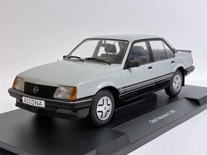 Modello Auto In Scala 1:18 Opel Ascona C SR Argento Gruppo MCG18460 - Foto 1 di 11