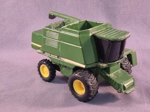 Ertl John Deere Combine Tractor Green Farm Vehicle Diecast Metal 1:64 - Picture 1 of 7
