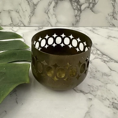 Vintage 70s Brass Tea Light Candle Holder Small Round Cup Dish Starburst Cutout - Image 1 of 4