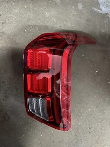 2020-2023 HYUNDAI PALISADE PASSENGER Right RH QUARTER TAIL LIGHT OEM 92402s8100 - Picture 1 of 8