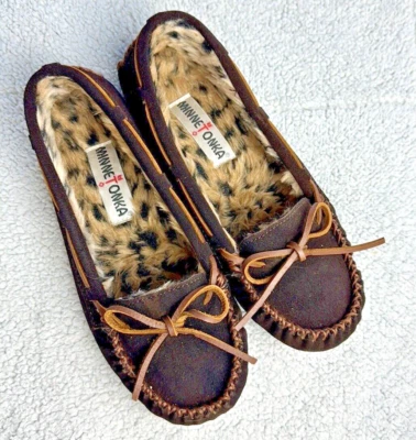 Minnetonka Mocasines Leopardo Imitación Piel Chocolate Marrón Gamuza Cuero Mujer 7 Foto 1 de 4