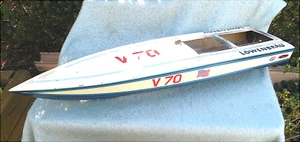 Vintage Dumas Fiber Glass Deep Vee 40 RC Model Speed Boat V-70 USA - Picture 1 of 10