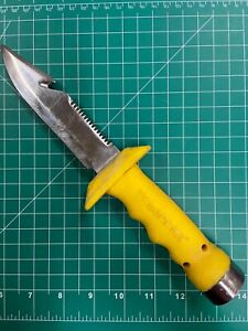 Wenoka 8436 Dive Knife Yellow Handles Made in Japan Deep Sea Diving Water Sports