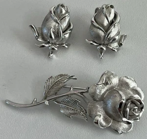 Vintage Crown Trifari Silver Tone Rose Brooch Pin & Clip On Earrings Set - Picture 1 of 16