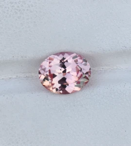 10X8 mm Ceylon Padparadscha Sapphire: Oval Loose Gemstone Lab Corundum Sapphire - Picture 1 of 7