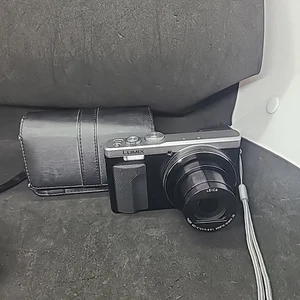 Panasonic Lumix DMC-ZS60 18MP 4K Digital Camera Silver - Working - No Charger - Picture 1 of 5