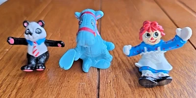 Vtg 1988 Raggedy Ann & Camel With The Wrinkled Knees & Grouchy Bear PVC Figures - Image 1 of 4