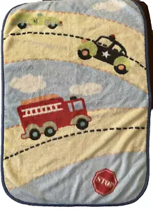 Baby Connection Rennwagen Polizei Feuerwehrauto Fahrzeuge Road Stop Plüschdecke - Bild 1 von 2