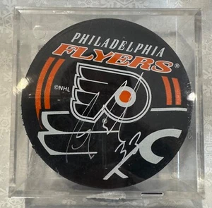 Brian Boucher 33 Philadelphia Flyers Autographed Official NHL Hockey Puck w/COA - Picture 1 of 3