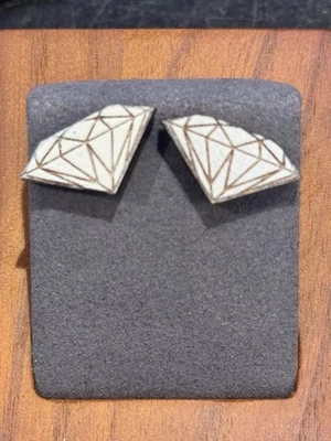 Pendientes de diamantes blancos corte láser buena madera Nueva York nuevos en caja con auténtico encanto de moneda coleccionable Foto 1 de 4