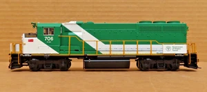 ATLAS 10 001 406 GP40-2 (W) LOCOMOTIVE GO TRANSIT #706 HO SCALE - Picture 1 of 8