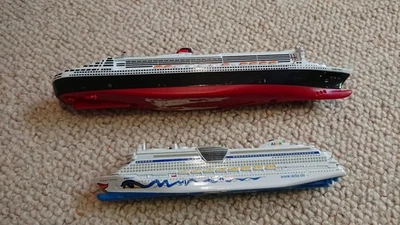 SIKU Queen Mary 2 + AIDA Luna gebraucht - Bild 1 von 3