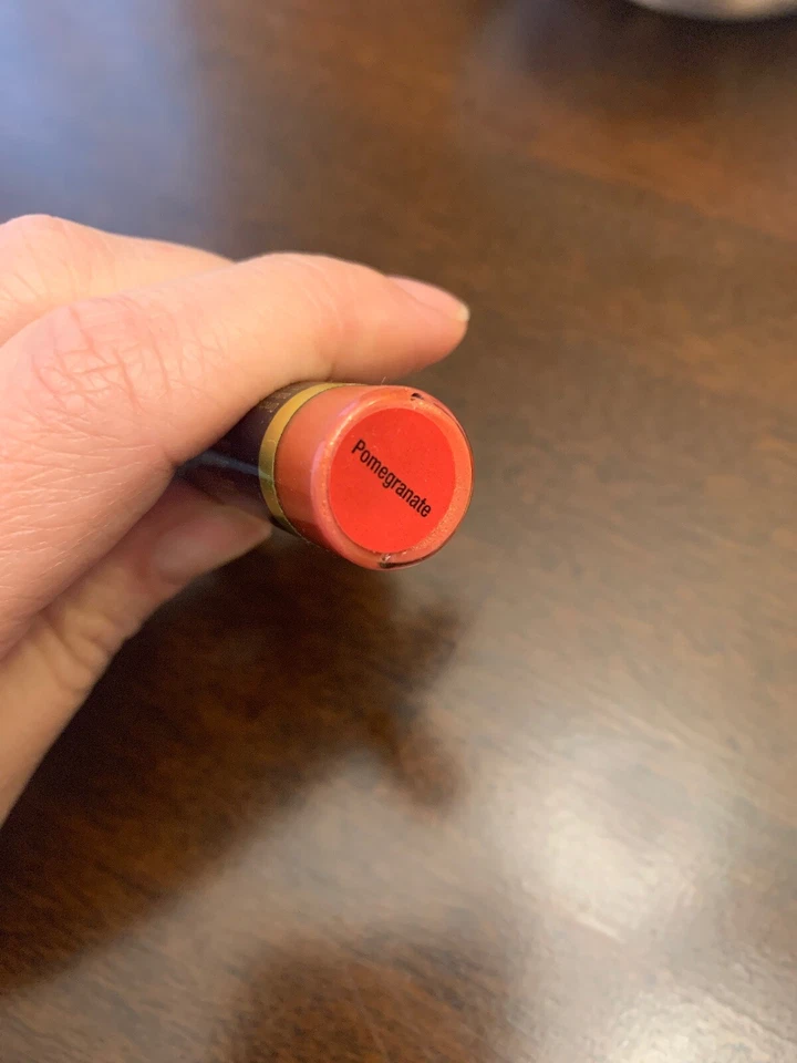 Color de labios líquido granada SeneGence LipSense Foto 1 de 1