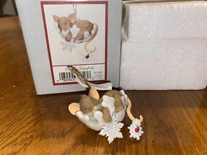 Charming Tails "SNOOZEY SNOWFLAKE ❄️ " DEAN GRIFF NIB Christmas Ornament - Picture 1 of 6