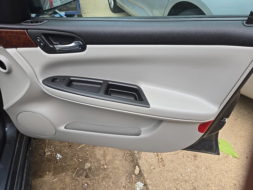 Chevrolet Impala 2007-2011 lado del pasajero panel de puerta delantera derecha #6730 Foto 1 de 1