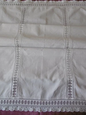 Belle nappe en LIN avec DENTELLE sur le tour et en ENTREDEUX - Photo 1/4