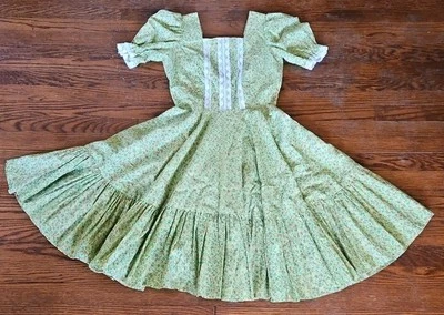 Vestido Vintage Hecho a Mano Verde Encaje Cuadrado Danza Casa Talla 8-10 Foto 1 de 4