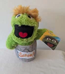 Kohls Cares Sesamstraße Oscar der Grouch 10 Zoll Plüsch-Mülleimer Stofftier - Bild 1 von 9