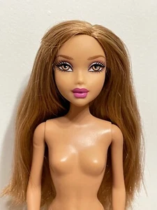 Bambola Barbie My Scene Boutique Street Nia capelli biondi fragola rara - Foto 1 di 6