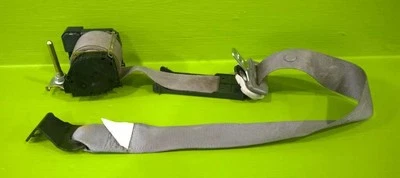 01 SATURN LW300 STD SW LEFT FRONT DRIVER SEATBELT RETRACTOR 1112-14 Foto 1 de 4