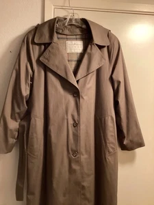 LONDON FOG “TOWNE” Ladies Lined Coat Sz8 “EXCELLENT” - Picture 1 of 10