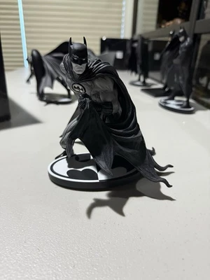 Batman: Estatua en blanco y negro de David Finch - DC Direct 597/5000 Foto 1 de 4