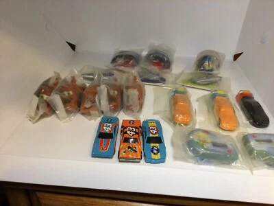 LOTE MIXTO VINTAGE DE 19 PRIMAS/JUGUETES DE CEREALES SELLADOS Kellogg’s-Disney Etc. Foto 1 de 4