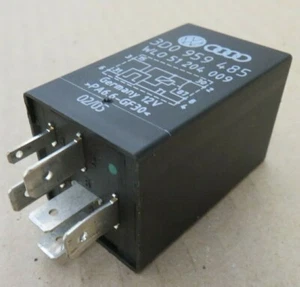 BENTLEY CONTINENTAL FLYING SPUR AIRBAG CONTROL RELAY 3D0959485 - Picture 1 of 4
