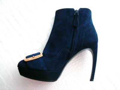 Alexander McQueen Suede Booties*SIZE 36 (IT)*US-6*$1,340*Navy - Image 1 of 4