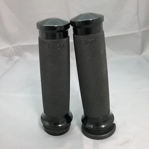 Avon IN-TO-CC-86-AN Black Custom Contour 1" Motorcycle Grips Indian 18-19 - Picture 1 of 3