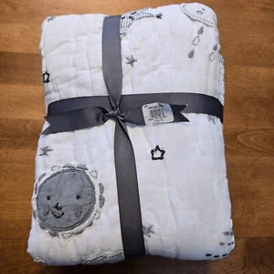 POTTERY BARN KIDS SKYE HANDCRAFTED BABY TODDLER QUILT 36" X 50" ~ WHITE - Picture 1 of 9