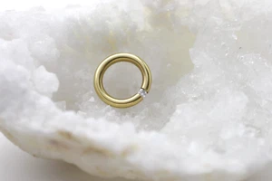 Ciondolo design Kay oro giallo 18 carati 2 brillanti circa 0,11 carati circa 5,4g - Foto 1 di 4
