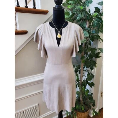 Traje Mango Beige Imitación Gamuza Cuello en V Manga Corta Acampanada Hasta la Rodilla Vestido XXS Foto 1 de 4