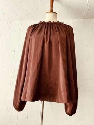 Top túnica de satén H&M plisado manga poetas campesino marrón talla M relajado Foto 1 de 4