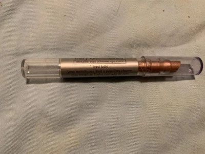 Mary-Kate y Ashley Ojos Metálicos Cromo Color de Ojos ~ Iced Latte #70590 Nuevo Sellado Foto 1 de 2