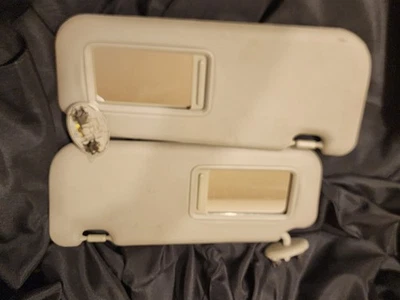 Juego de parasol Toyota Yaris 2009 OEM gris par izquierdo y derecho Foto 1 de 3