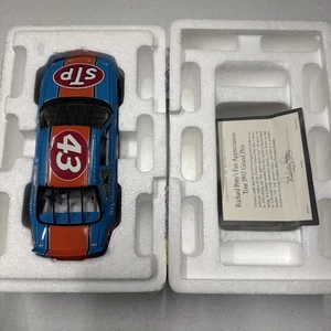 Richard Petty Franklin Mint 1992 Pontiac Grand Prix Diecast - Picture 1 of 9