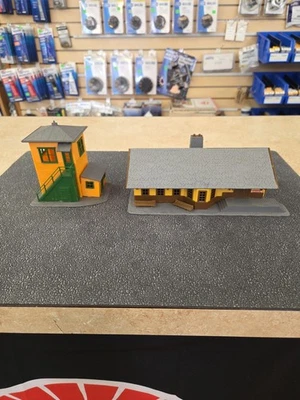 2 VTG Tyco HO Train Buildings Train Depo Station Signal Tower Pola West Germany  - Image 1 of 4