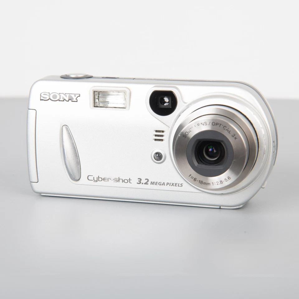 Sony Cyber-shot DSC-P72 3.2MP digital compact camera - Retro, Vintage, Y2K - Image 1 of 4
