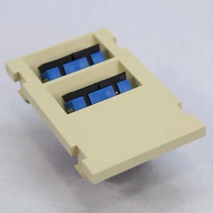 Adaptador de fibra en ángulo SC Leviton 41293-4CI marfil dúplex módulo MOS 3 unidades de alto - Imagen 1 de 5