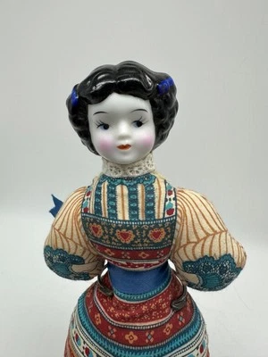 Lote De Colección De 2 Muñecas American Heirloom Cuerpo De Tela Cabeza De Porcelana Foto 1 de 4