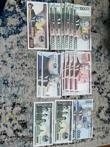 Laos Unc Kip Bundle 831000 Kip Cover