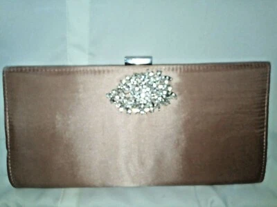 Bolso de Mano ADRIANNA PAPELL "STACEE" Rubor Satinado  Foto 1 de 4