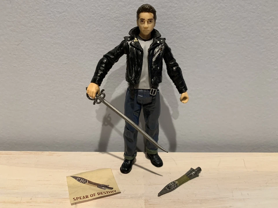 Indiana Jones 3.75” Hasbro KOTCS Mutt Williams con Chaqueta Figura Suelta Completa A Foto 1 de 1