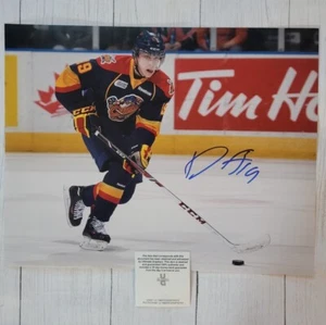 FOTO DE HOCKEY FIRMADA 11X14 DYLAN STROME ERIE NUTRIAS ESTRELLA CERTIFICADO DE AUTENTICIDAD CAPITALES - Imagen 1 de 2