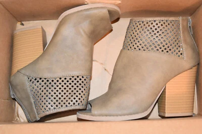 Botín Qupid Peep Toe talla 5,5 M Foto 1 de 2